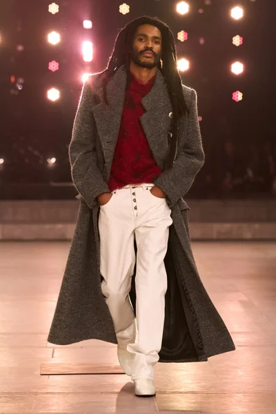 Look 14